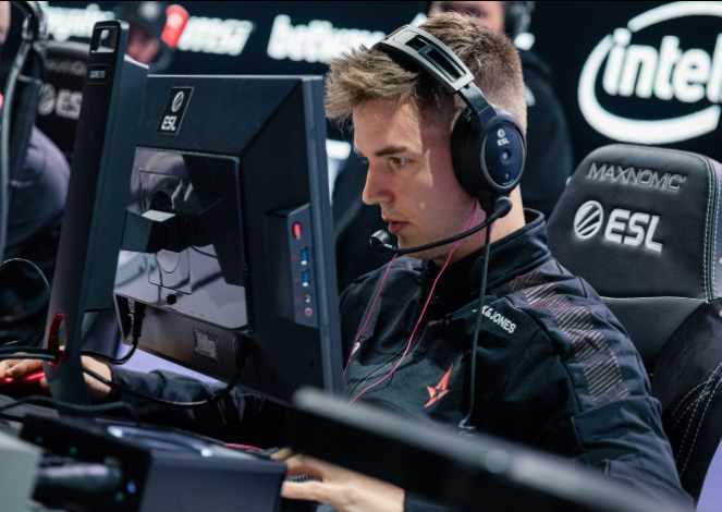 强调团队氛 强调团队氛